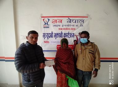 वैदेशिक रोजगारीमा गरेका युवकको मृत्यु,पीडितलाई १४ लाखको चेक हस्तान्तरण