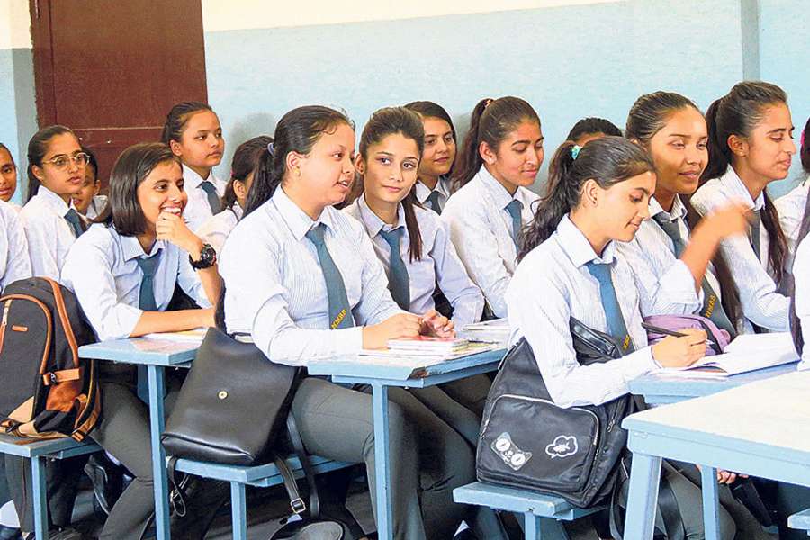 मतपत्र छपाइमा व्यस्त रहँदा पुस्तक छाप्न सकिएन : विद्यार्थी पुस्तकविहीन