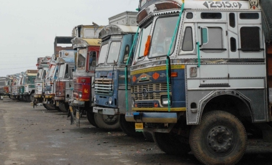 मूल्यवृद्धिपछि वीरगञ्जका खुद्रा ढुवानी सेवा बन्द