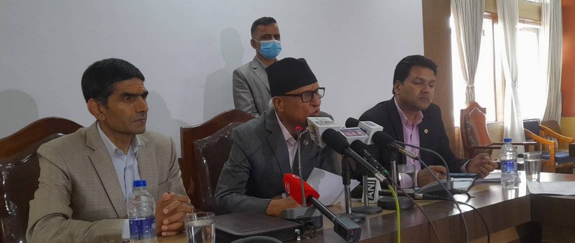 पेट्रोलमा २० र डिजेलमा २८ रुपैयाँ मूल्य घटाउने सरकारको घोषणा