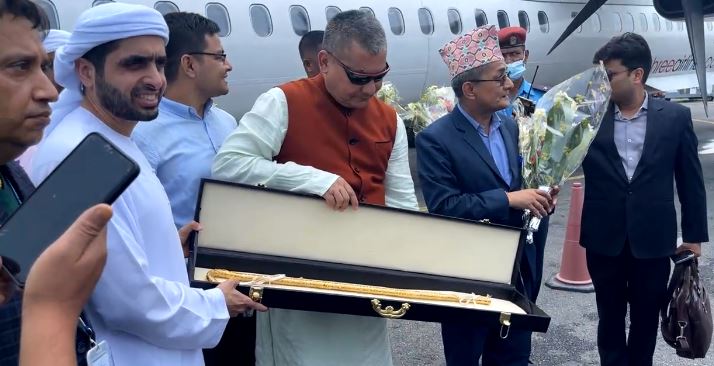 ‘सुनको लौरो’ झापा पुगेपछि विमानस्थल भन्सारमाथि पनि उठ्यो प्रश्न