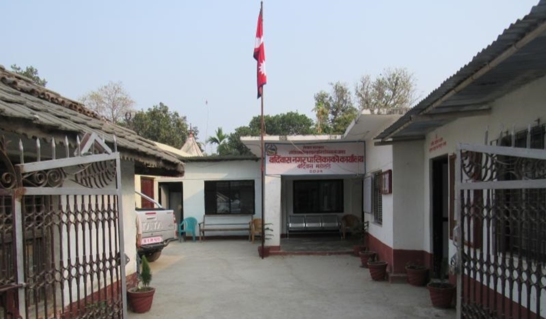 करारका कर्मचारी हटाउने निर्णयविरुद्ध दलहरू एकजुट