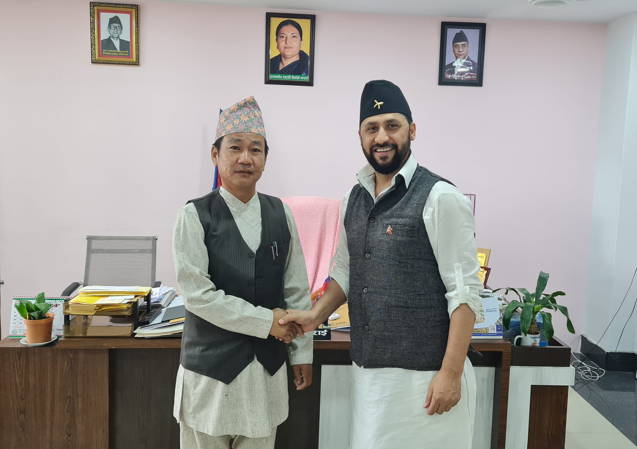 धरानका मेयर सम्पाङसँग रवि लामिछानेको भेट, राखे यस्तो प्रस्ताव