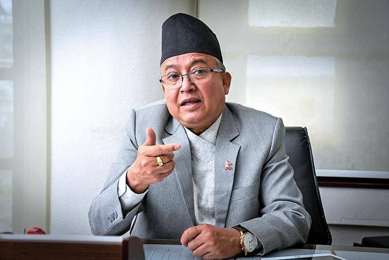 विदेशमा रहेका नेपालीले मत हाल्न पाउँलान् ? यस्तो भन्छन् प्रमुख निर्वाचन आयुक्त