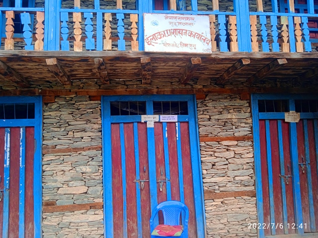 दुई सातादेखि हाकिम घर बिदामा बस्दा सेवाग्राही मर्कामा