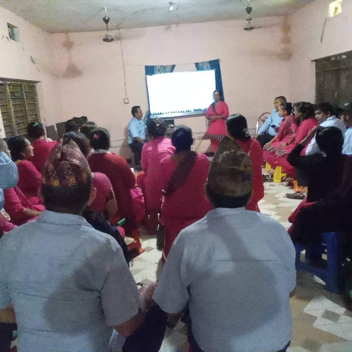 गौरादह नगर शिक्षा शाखाबाट शिक्षकहरुलाई नयाँ पाठ्यक्रममा आधारित तालिम