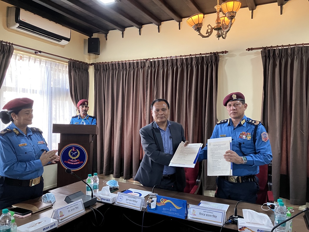 प्रहरीका पेट्रोल पम्पमा अब विद्युतीय चार्जिङ स्टेसन