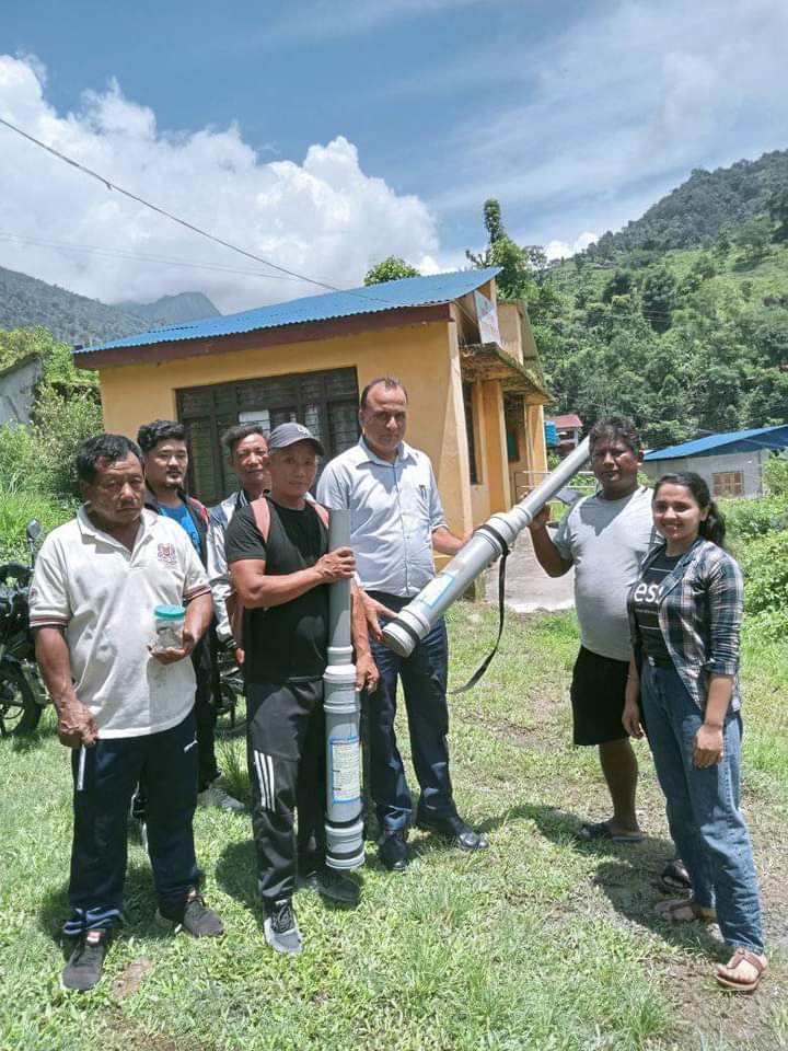 लमजुङका किसानलाई बाँदर धपाउन बन्दुक