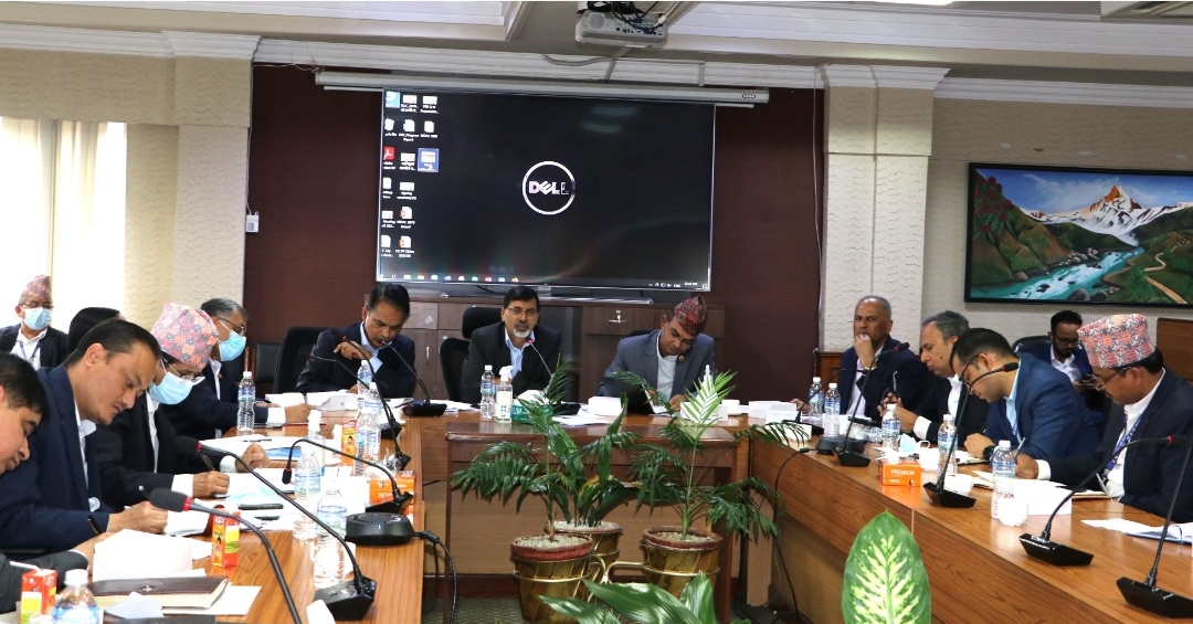 कार्य क्षमता बढाएर बजेटको लक्ष्य पुरा गर्न अर्थमन्त्री शर्माको निर्देशन