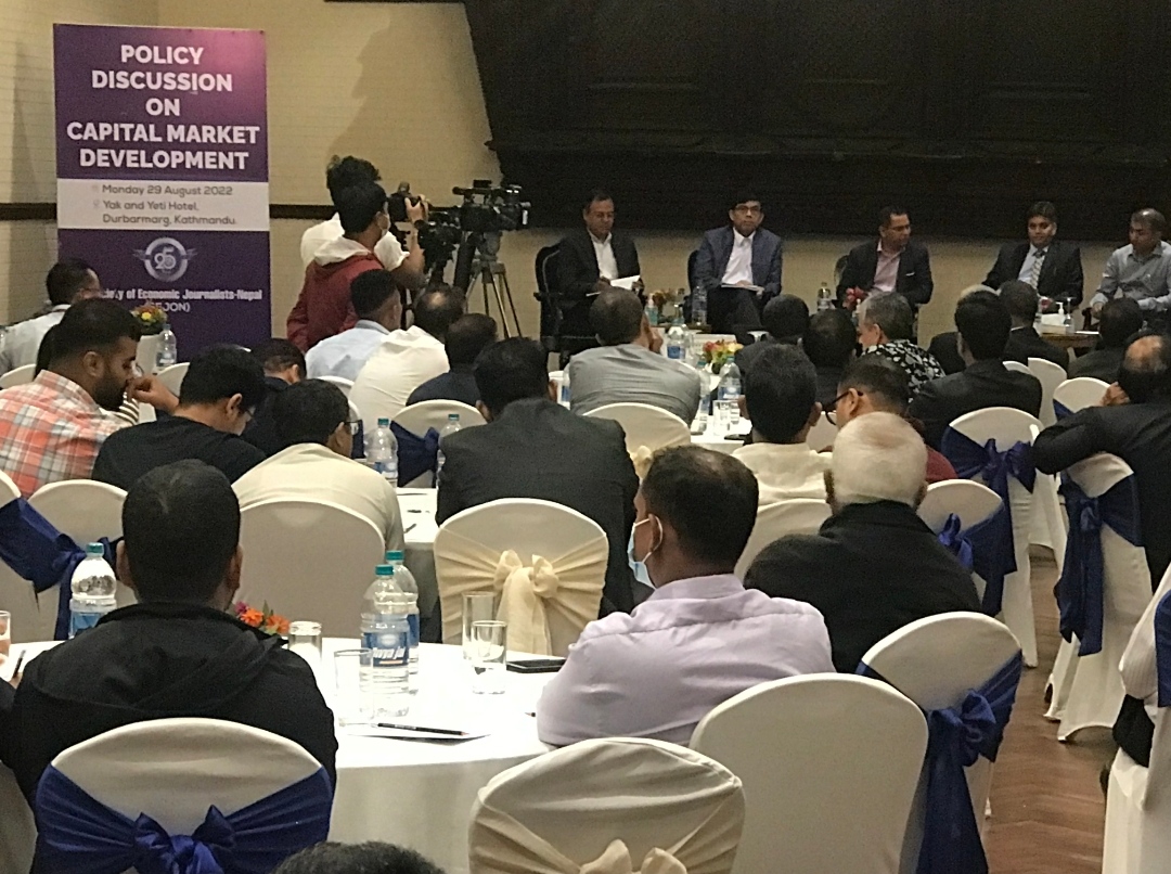 नेपालमा पुँजी बजार विकास हुन नियामक स्वायत्त हुनुपर्छ : अध्यक्ष हमाल