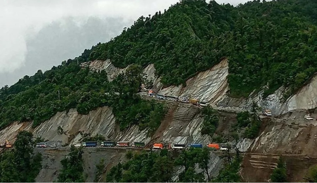 पहिरो खस्दा जयपृथ्वी राजमार्ग अवरुद्ध
