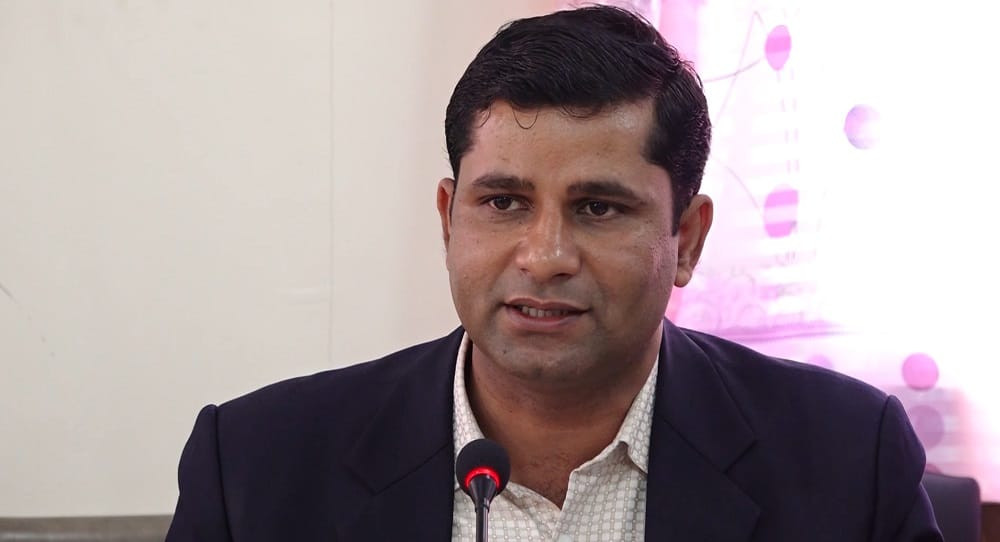 निर्माण रोक्ने ठेकेदारलाई तह लगाउने यातायातमन्त्रीको चेतावनी