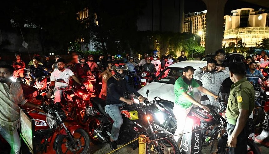 पेट्रोलियम पदार्थमा ५० प्रतिशत मूल्यबृद्धि भएपछि बंगलादेशमा देशव्यापी प्रदर्शन