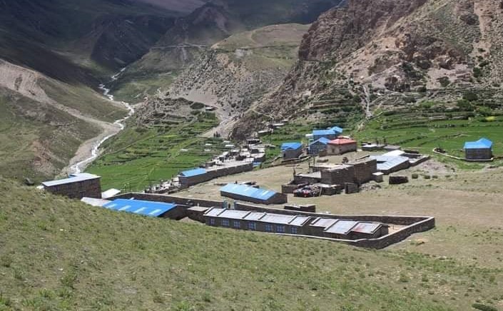 एक महिनादेखि हुम्लामा टेलिफोन सेवा अवरुद्ध : खबर पुगाउन हिँडेर जानुपर्ने बाध्यता