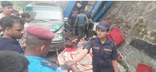 मकवानपुरमा बस दुर्घटना हुँदा ६ जनाको मृत्यु